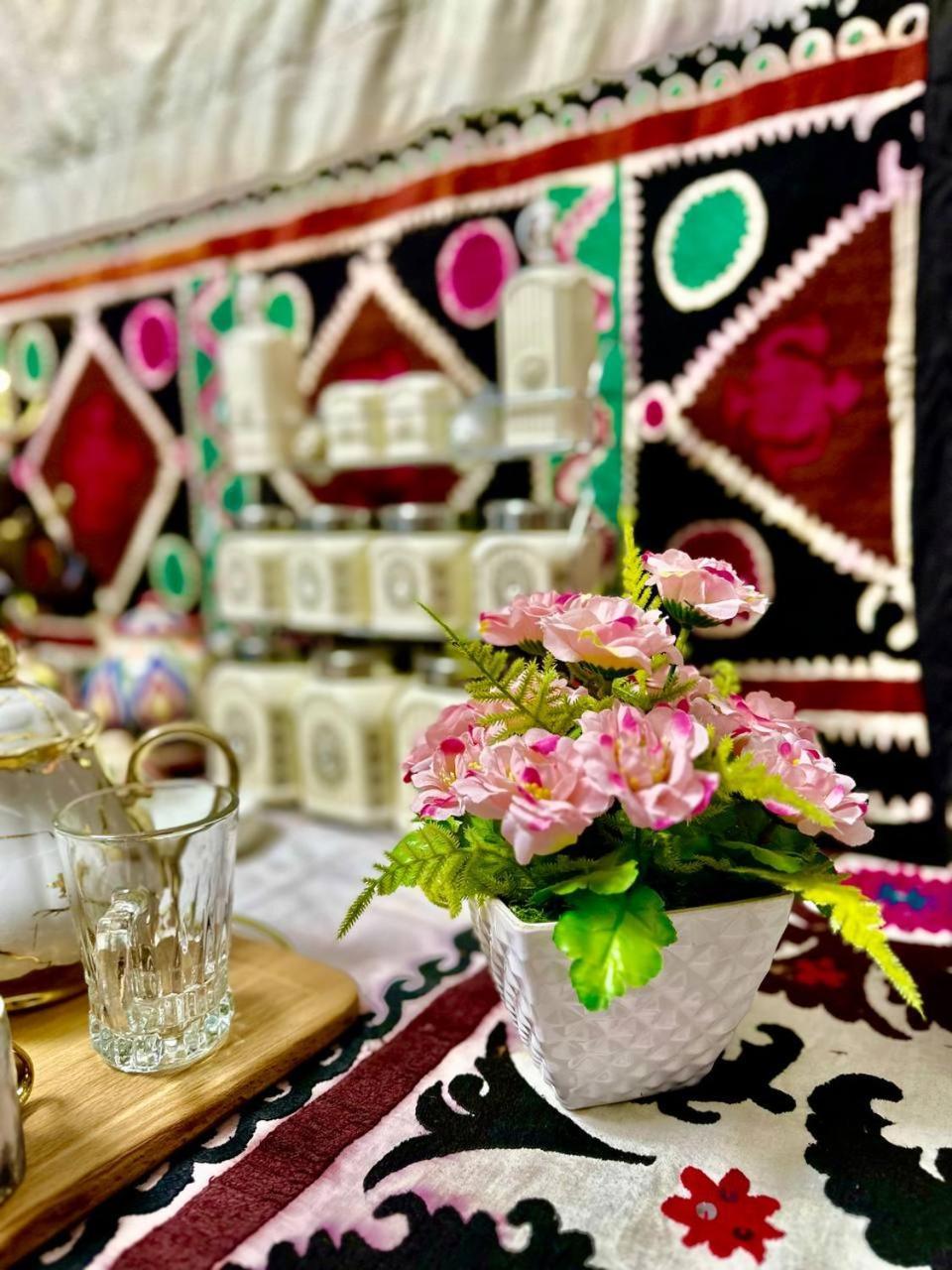 Guest House By Sayohati Diyor Douchanbé Extérieur photo
